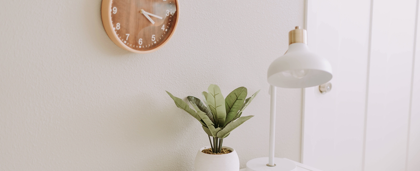 A quick guide to changing fluorescent light bulbs